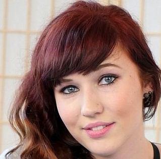 Stephie Staar Wiki, Biography