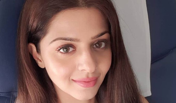 Vedhika Kumar photos wallpaper hot 2 Vedhika Kumar photos wallpaper hot 2