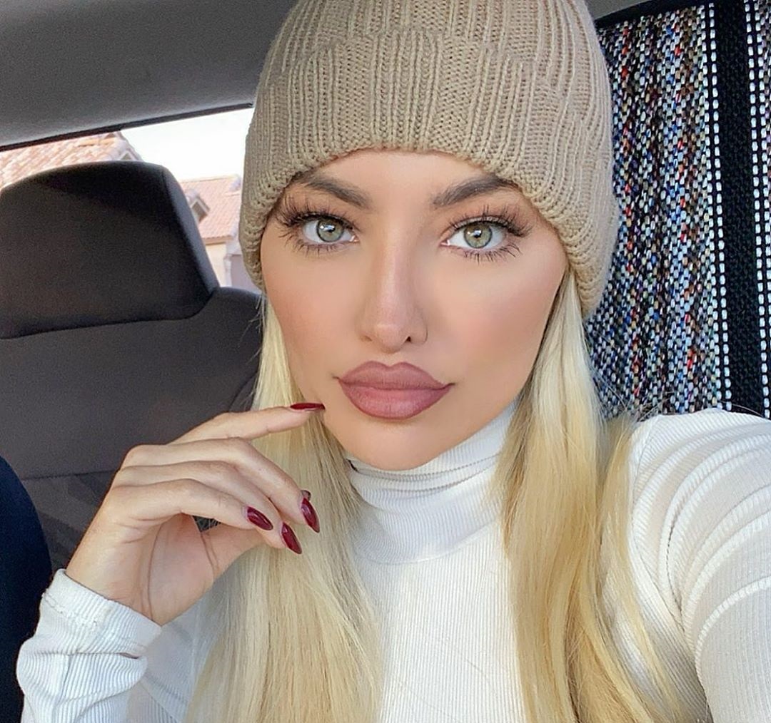Lindsey Pelas photos wallpaper hot 1