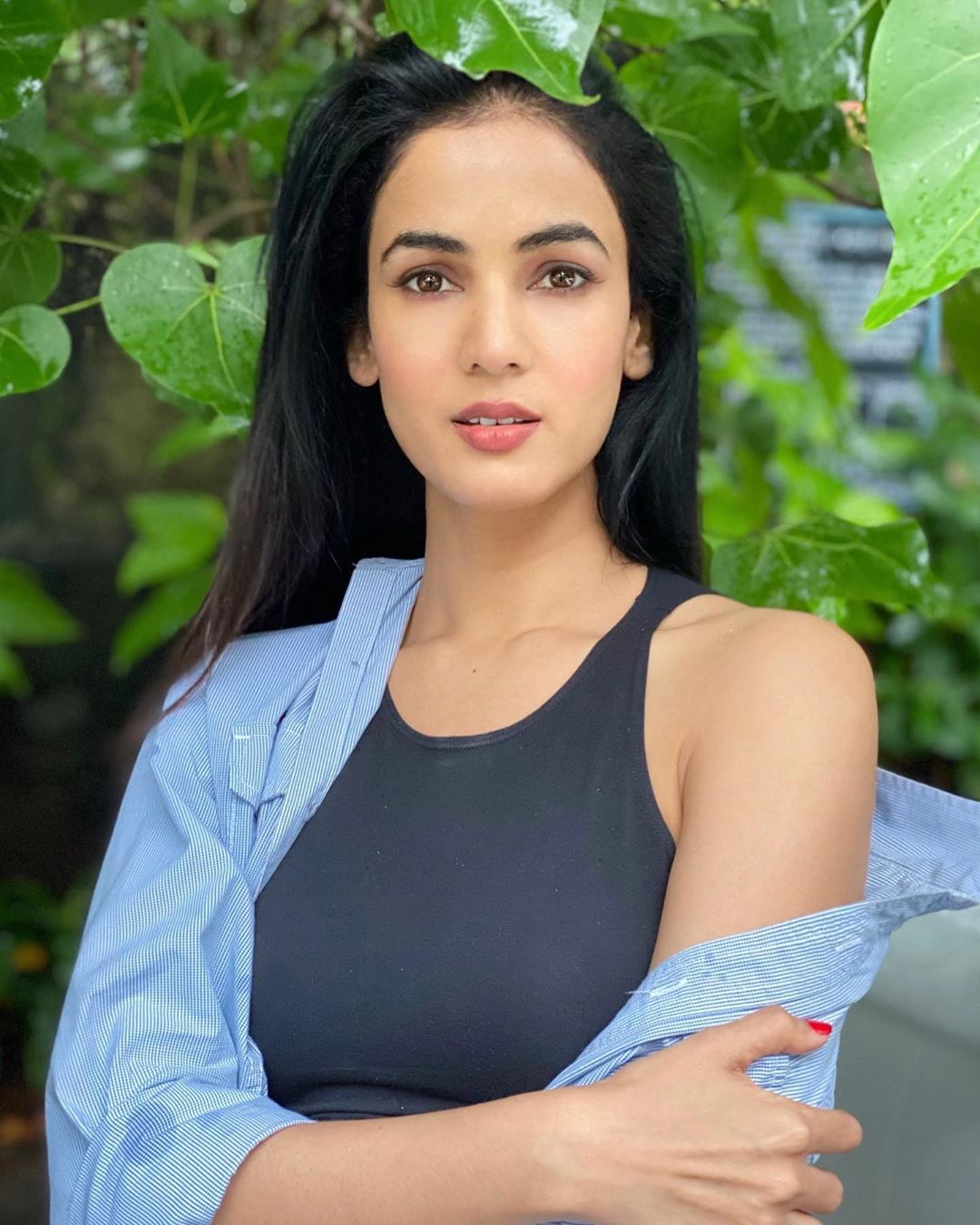 Sonal Chauhan photos wallpaper hot 8