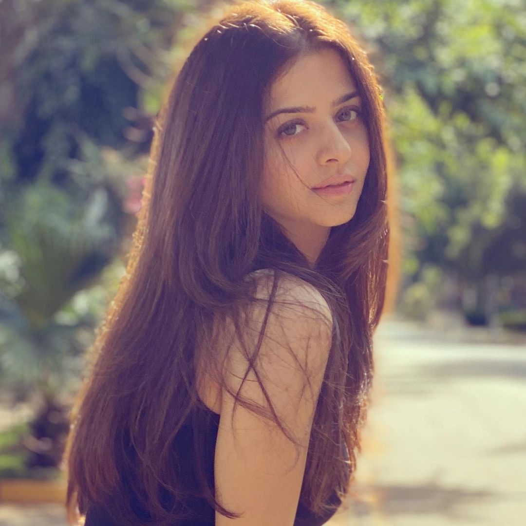 Vedhika Kumar photos wallpaper hot 10 Vedhika Kumar photos wallpaper hot 10